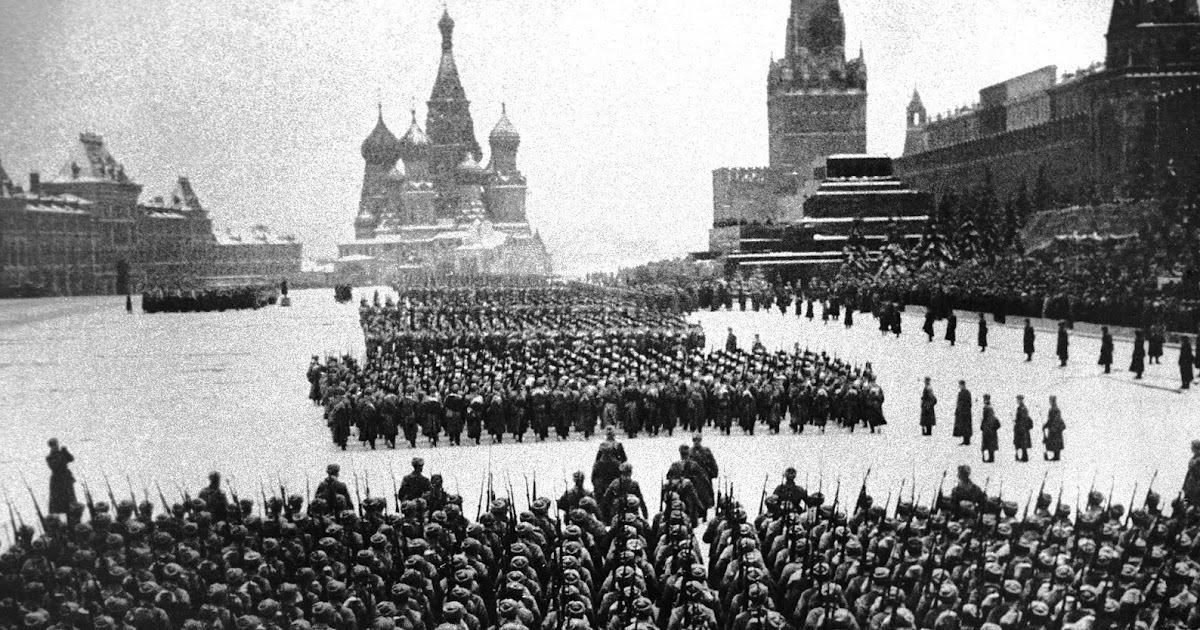 Парад 7 ноября в Москве 2019 на Красной площади в 2019 году Парад 7 ноября в Москве 2019 на Красной площади в 2019 году