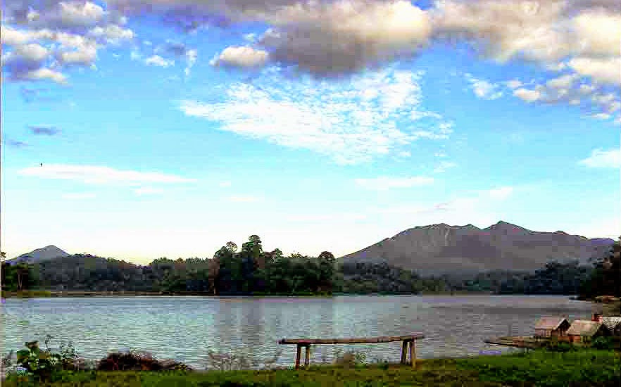 Tempat Wisata Danau Situ Gede di Bogor yang Sangat Asri