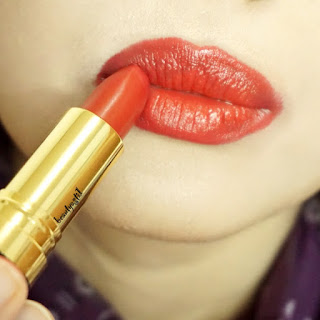  revlon-superlustrous-creme-volcanic-red-675-lipstick-swatch.jpg