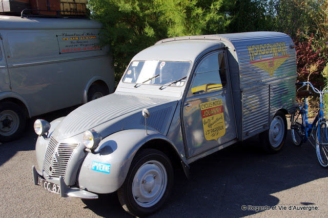 Véhicules Publicitaires Anciens Riom, 2015 Véhicules Publicitaires Anciens Riom, 2015 Citroën 2 cv camionnette