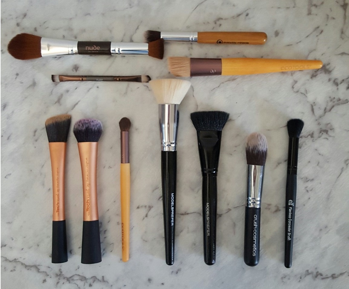 Beautifully Glossy Makeup brushes for sensitive skin