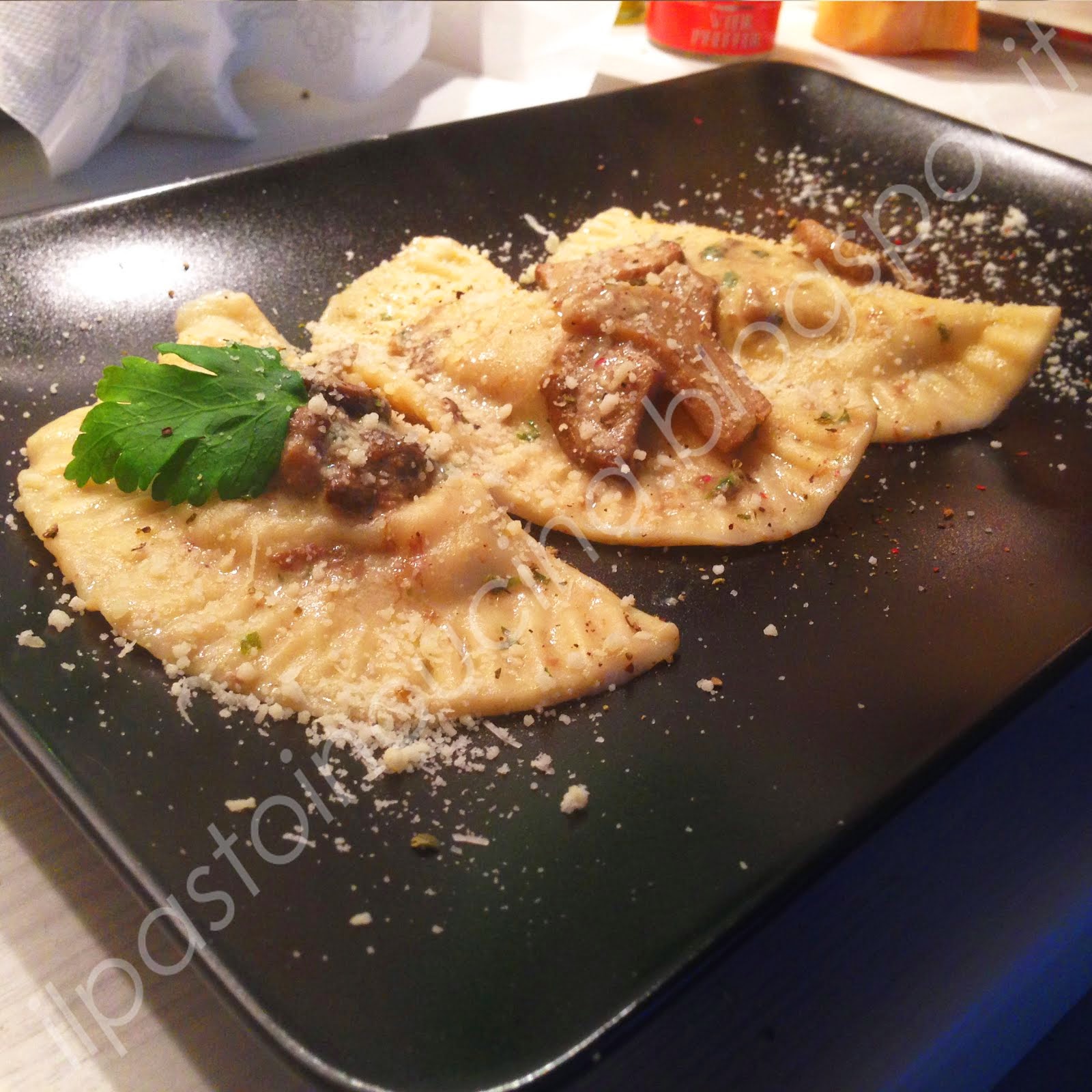 il Pasto in cucina Flan di funghi porcini su fonduta di formaggio Nostrano