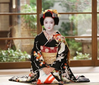 donna con Kimono