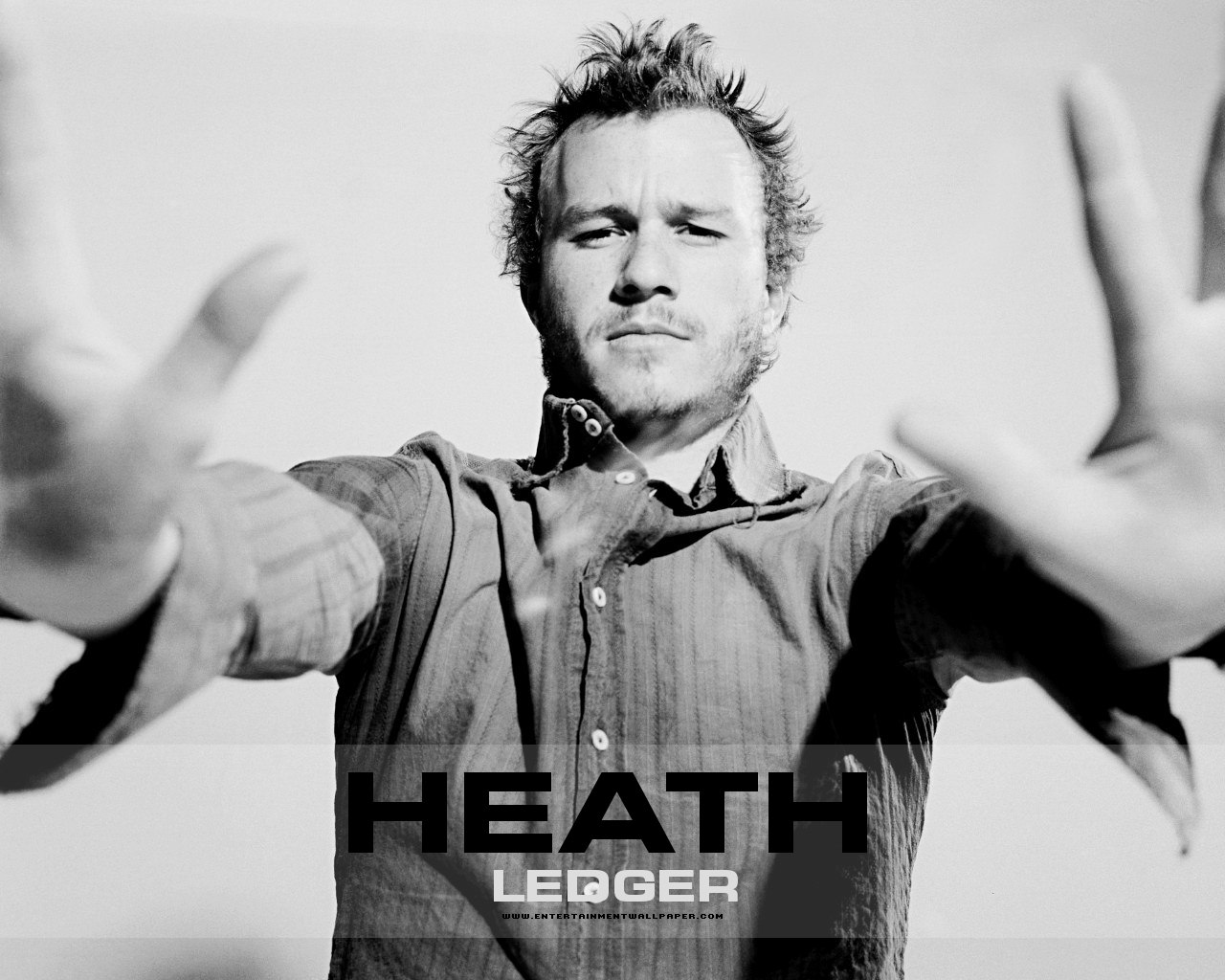 http://4.bp.blogspot.com/-CTu-apGJqxY/UP8rZee5gaI/AAAAAAAAKrw/Zc-X_qraw7M/s1600/heath_ledger.jpg