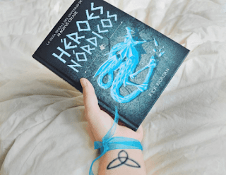 rick-riordan-montena-guia-ilustrada-foto-reseña