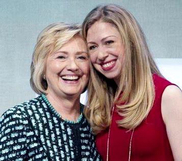 Hillary Clinton Foto de Hillary Clinton junto a su heredera