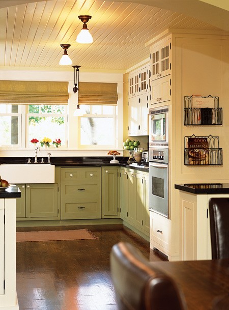 Dreaming In Wonderland: Colorful Kitchen Cabinets