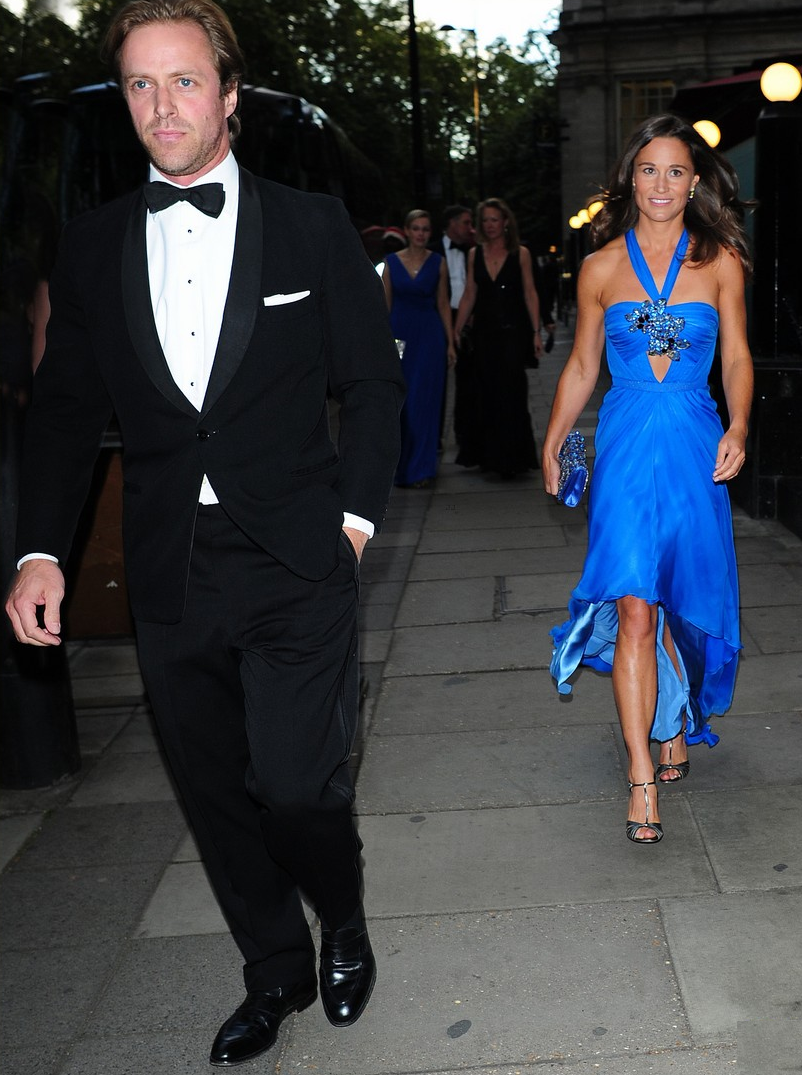 The Boodles Boxing Ball at The Grosvenor House Hotel - September 12, 2015 Pippa se deja ver con otra compañía masculina, esta vez Tom Kingston la acompaña a la tradicinal fiesta "The Boodles Boxing Ball" at The Grosvenor House Hotel