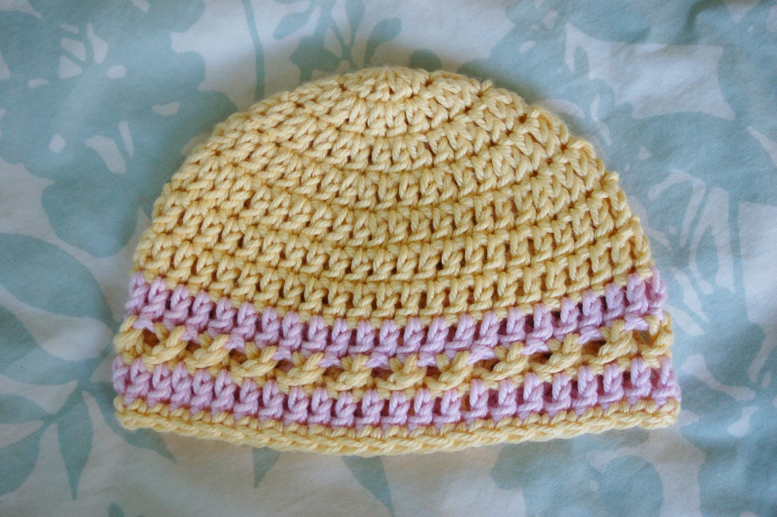 Alli Crafts: Free Pattern: Beanie with Crossed Texture Detail Row - 3 ...