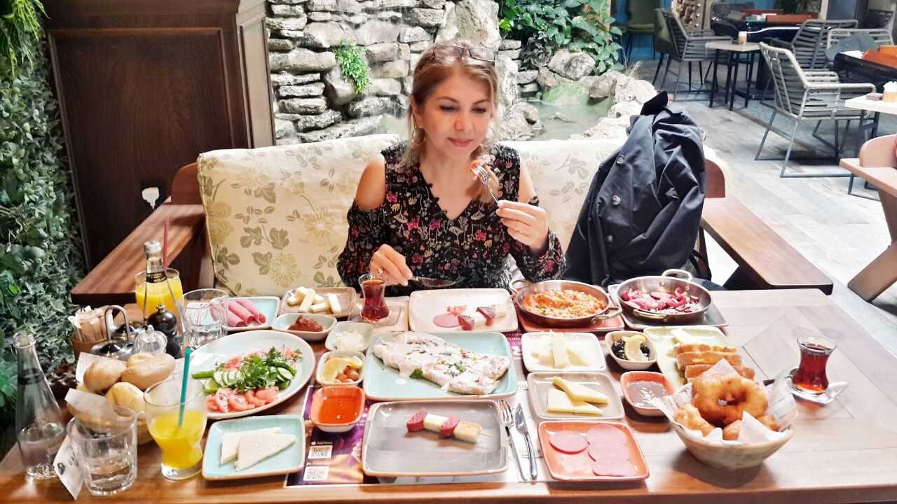 Ataşehir�de Çok Yönlü Bir MekanKuruçeşme Kahvesi birgülün lezzetleri