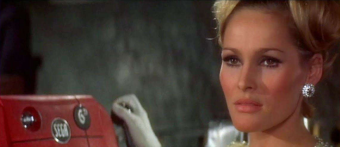 Ursula-Andress-Casino-Royale-1967.JPG