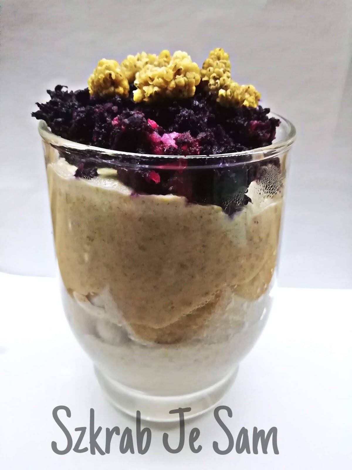 Kokosowy pudding z siemienia lnianego z jabłkiem