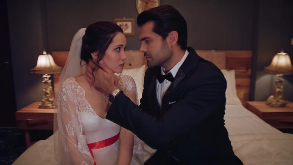 Więzień miłości odcinek 278 i 279: Omer myśli, że Zehra jest z nim tylko dla pieniędzy! [Streszczenie + Zdjęcia]