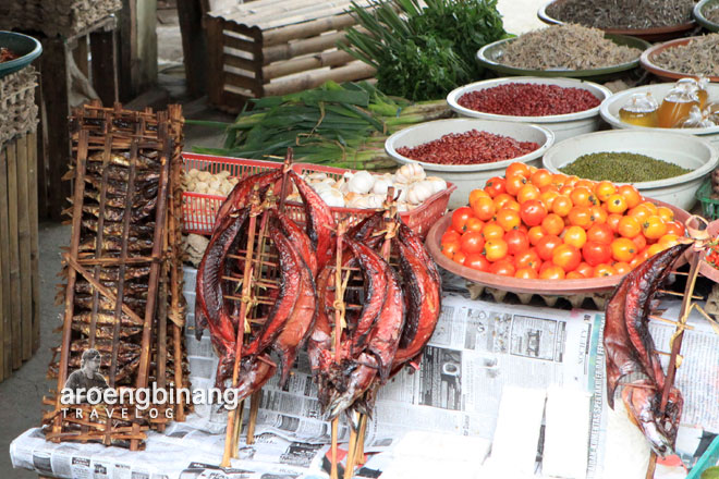 pasar tondano minahasa sulawesi utara