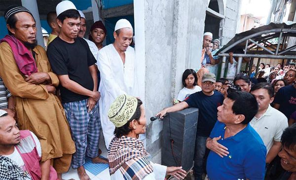 Presiden Filipina Duterte: Saya Bukan Katolik, Saya Islam Presiden Filipina Duterte: Saya Bukan Katolik, Saya Islam