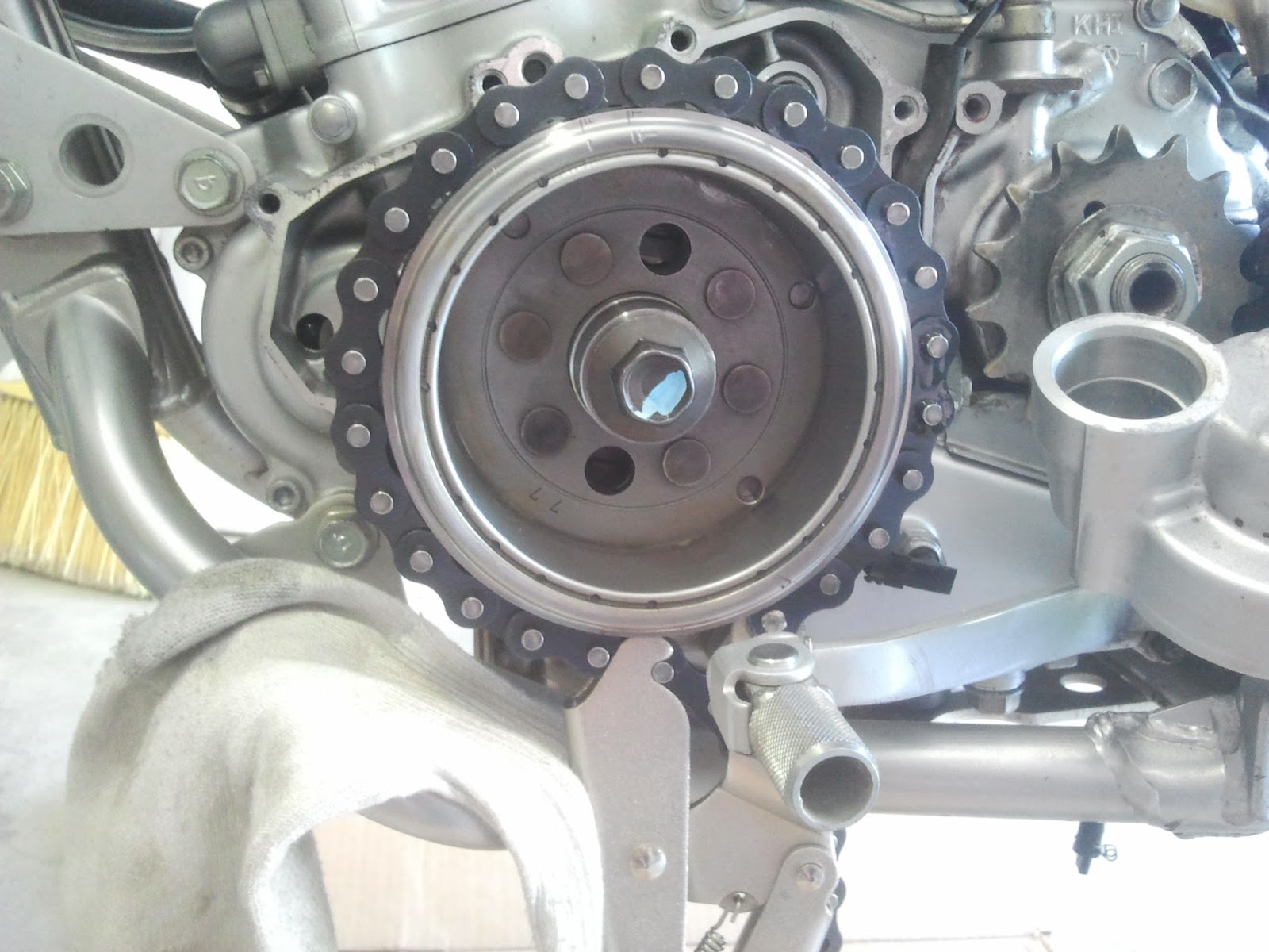 KLX World Installing a lightweight Flywheel