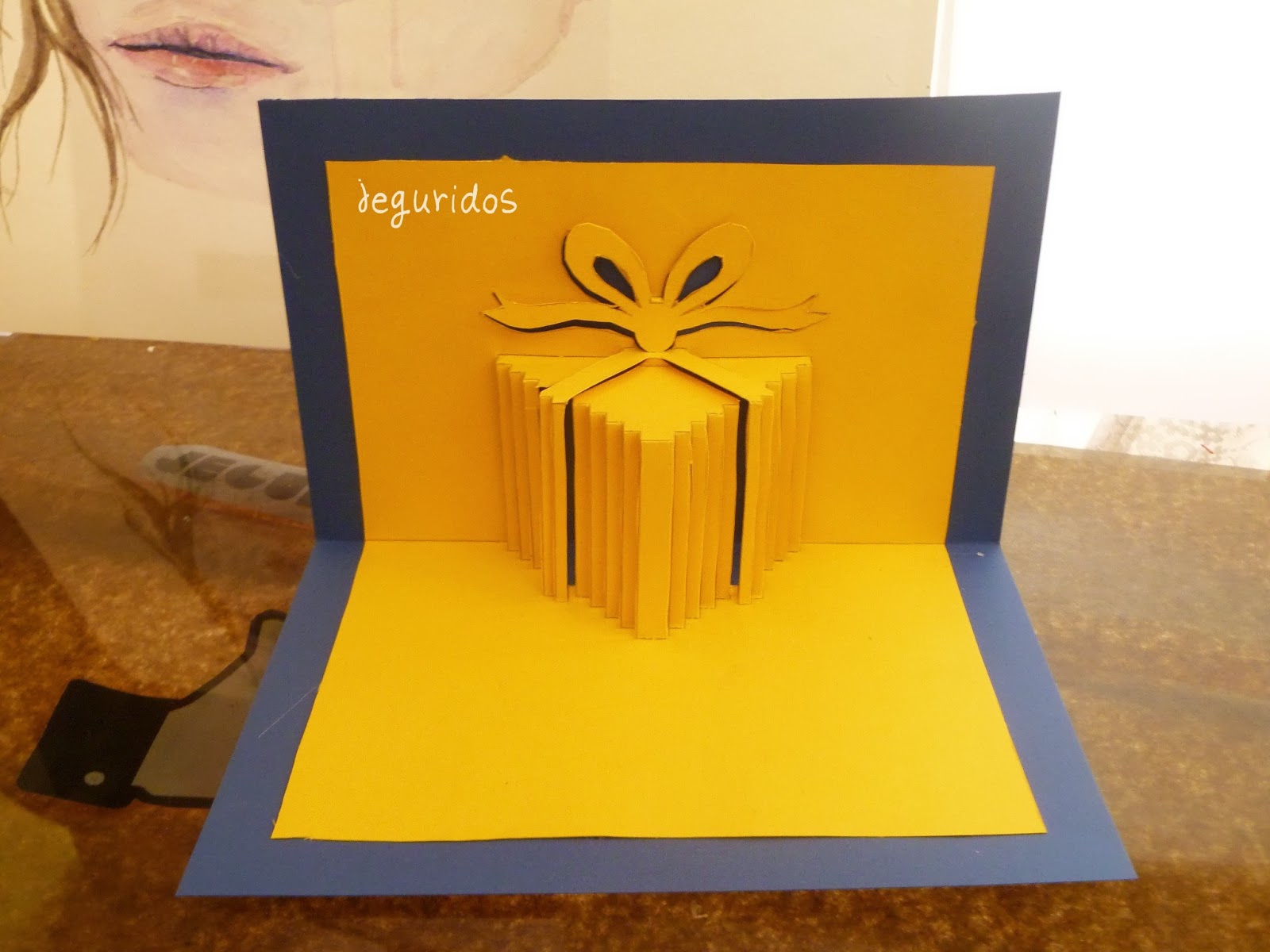 Tengo una clase de ingles recepción Cargado tarjeta pop up caja de regalo Cumpleaños – Jeguridos