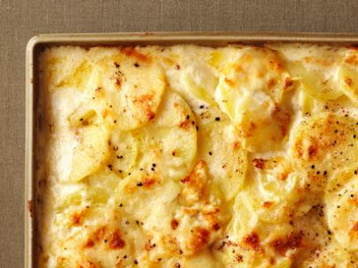How to Cook Cheesy Scalloped Potatoes How to Cook Cheesy Scalloped Potatoes