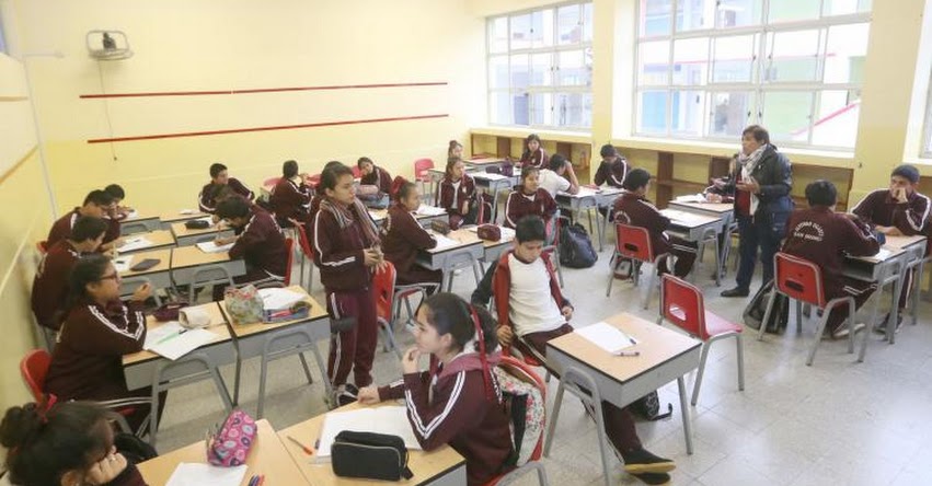 Directores de colegios deben reportar inasistencias de docentes para iniciar despidos Directores de colegios deben reportar inasistencias de docentes para iniciar despidos