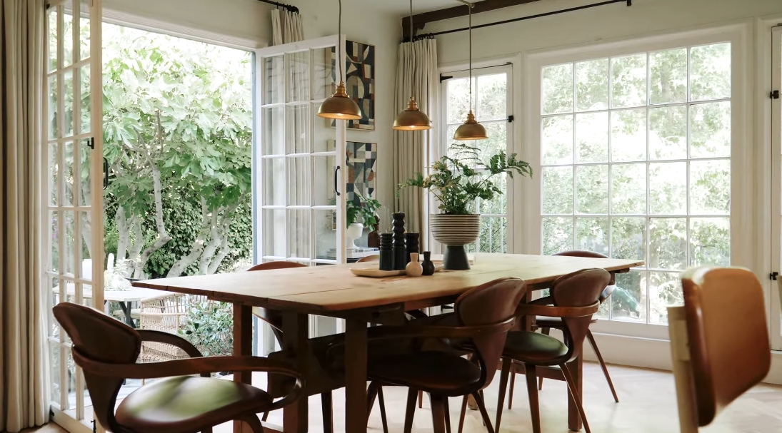 35 Interior Design Photos vs. 3438 Waverly Dr, Los Angeles Luxury Home Tour