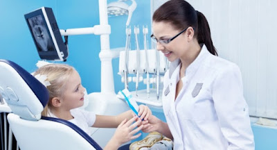 cách chăm sóc răng cho bé sau nhổ răng