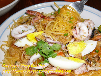 Rice Noodles with Seafood