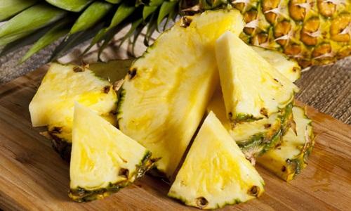 Buah nanas bermanfaat untuk menurunkan kadar kolesterol dan asam urat tinggi Buah nanas bermanfaat untuk menurunkan kadar kolesterol dan asam urat tinggi