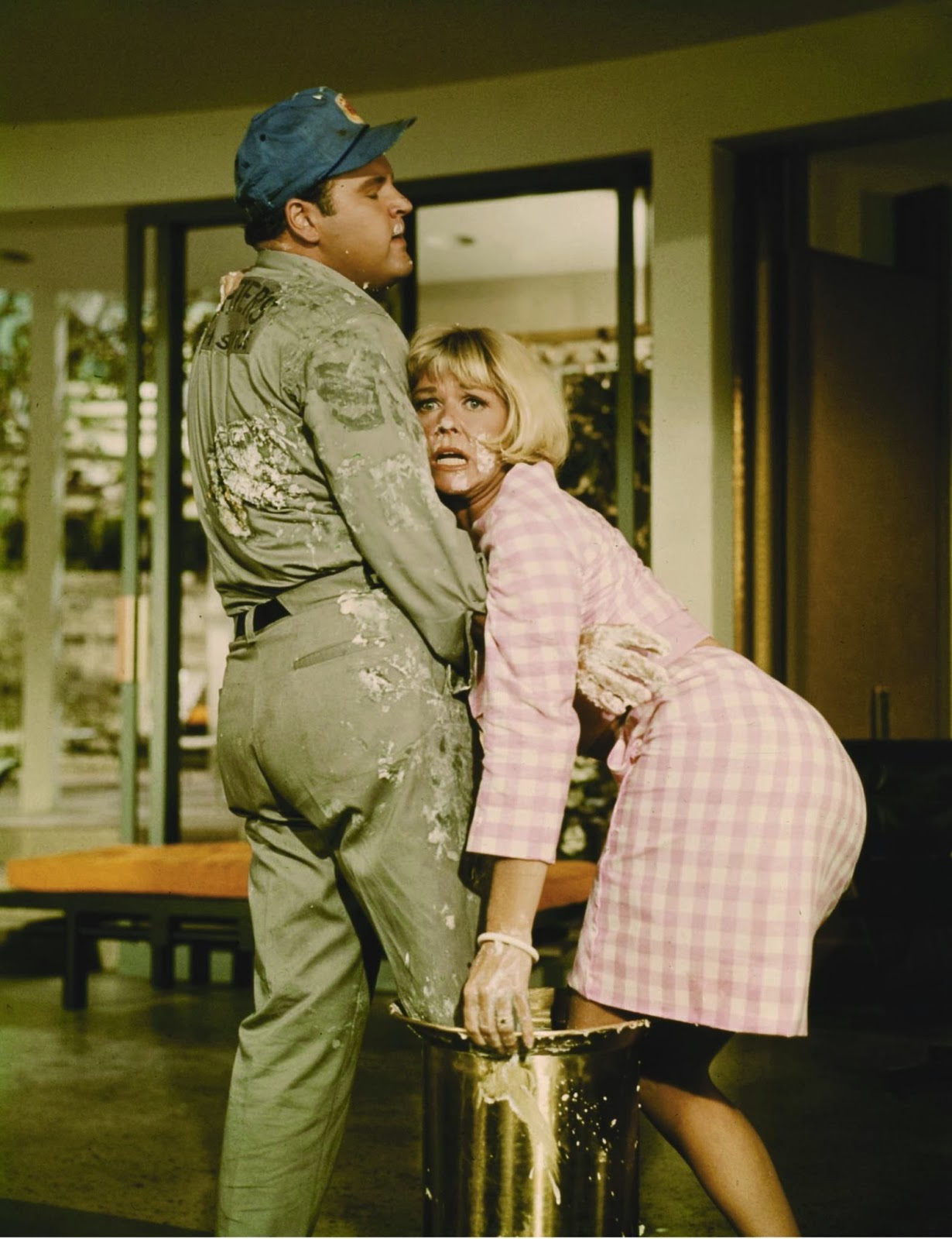 http://4.bp.blogspot.com/-CXHRYh5fJ5E/Utb-aHwA2NI/AAAAAAAAEdg/EGpG_yqG1aY/s1600/still-of-doris-day-in-the-glass-bottom-boat-(1966)-large-picture.jpg