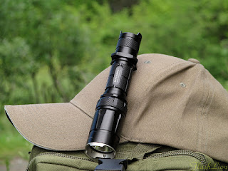 http://flashlionreviews.blogspot.com/2015/05/nitecore-srt6-1x18650cree-xm-l2930lm.html