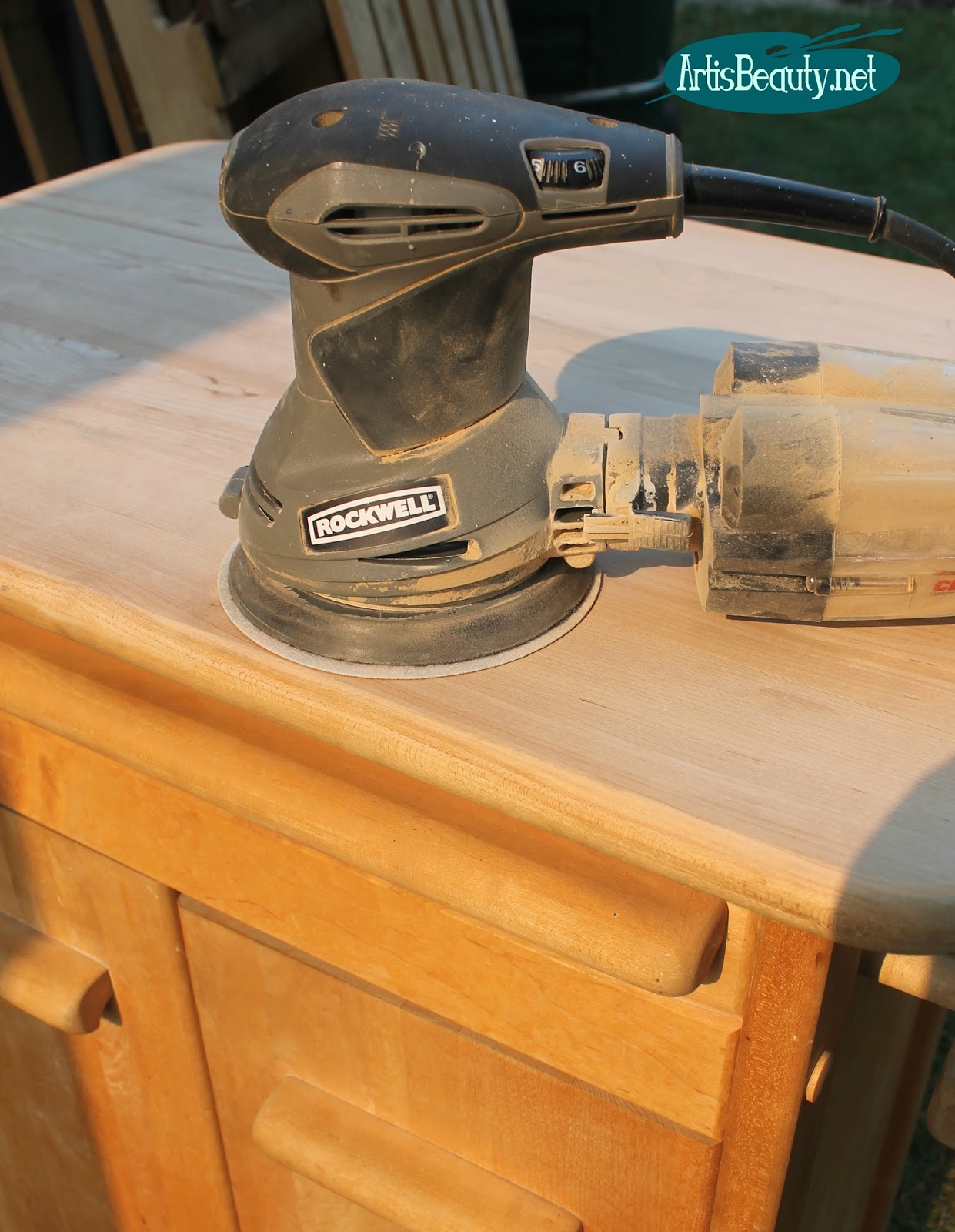 ART IS BEAUTY ROLLING KITCHEN CART MAKEOVER USING VINTAGE EFFECTS PAINT