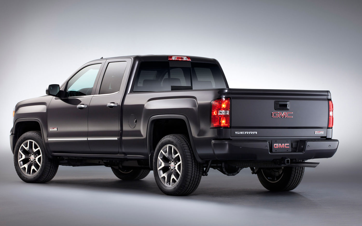 .::sports and home: 2014 Chevrolet Silverado and GMC Sierra::.