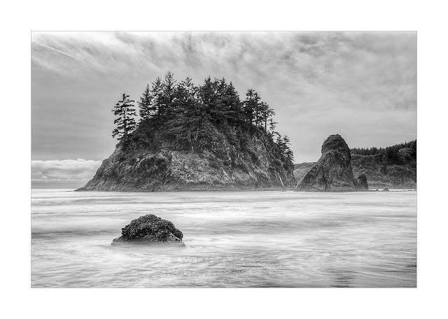 Trinidad State Beach - Trinidad Bay - Pewetole Island