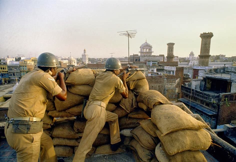 Operation Blue Star, Golden Temple, Amritsar, Punjab, India | Rare & Old Vintage Photos (1984)