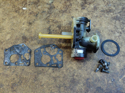 Rouge River Workshop: Briggs & Stratton Model 9S502 -- Carburetor And