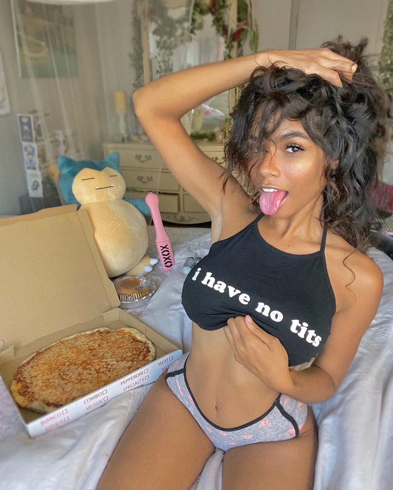 Model Helayna Marie’s Instagram Feed Does a Body Good (NSFW)