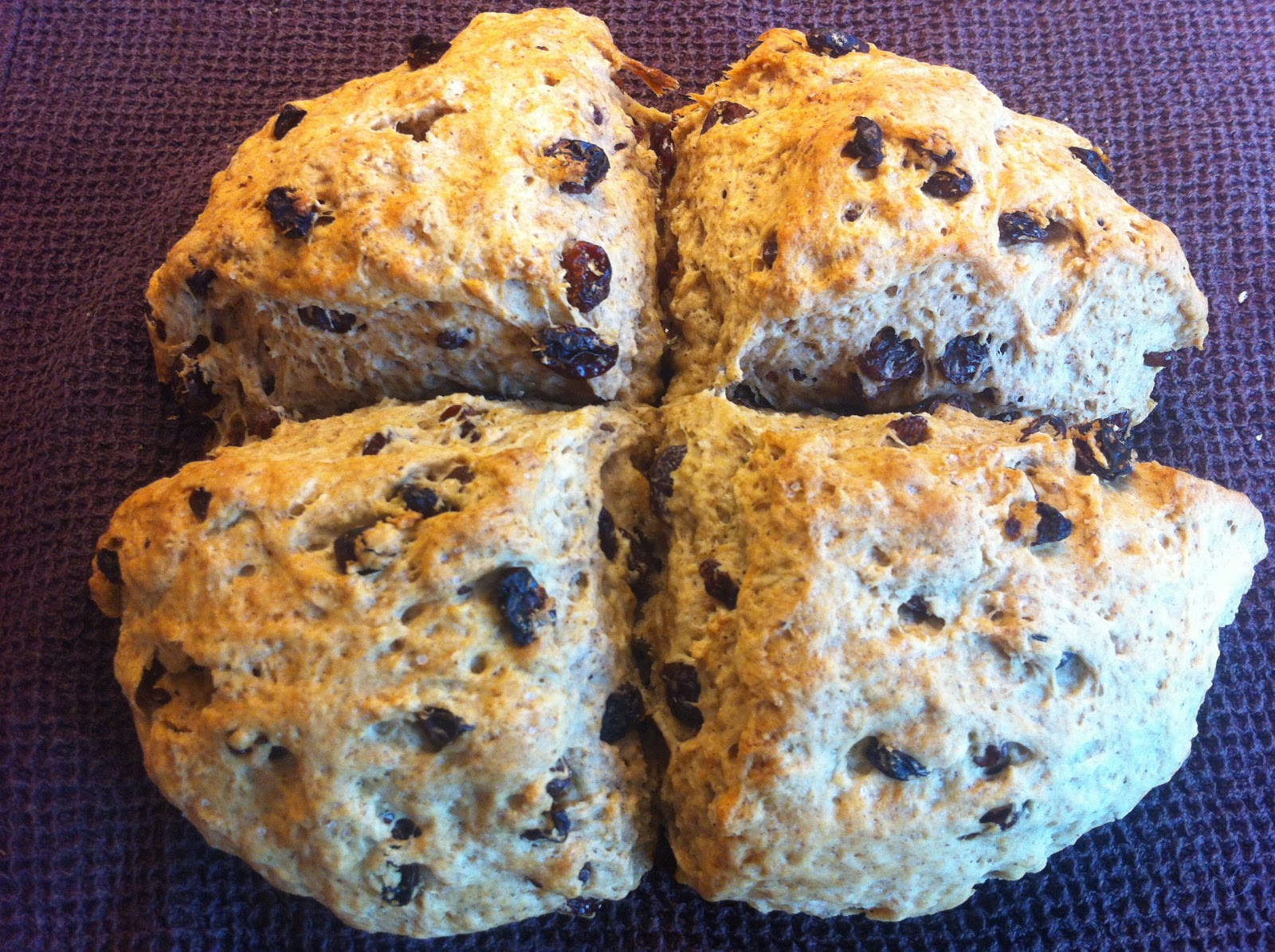 . No bread is an island FRUIT SODA BREAD WITH OLIVE OIL IN THE OVEN IN 6 MINUTES!