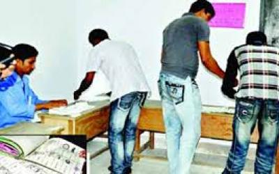 আওয়ামী লীগের দুই পোলিং এজেন্ট গ্রেপ্তার আওয়ামী লীগের দুই পোলিং এজেন্ট গ্রেপ্তার