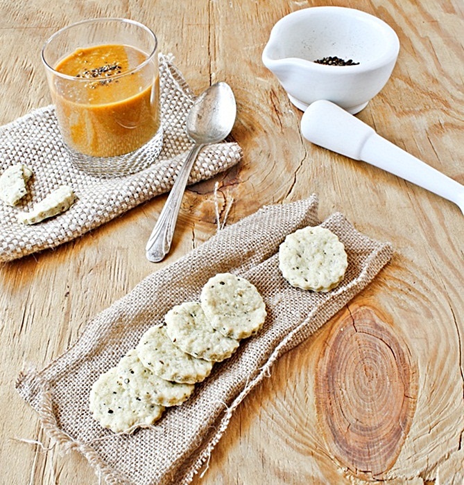 Versatile Vegetarian Kitchen Cumin, Pepper Crackers/Biscuits