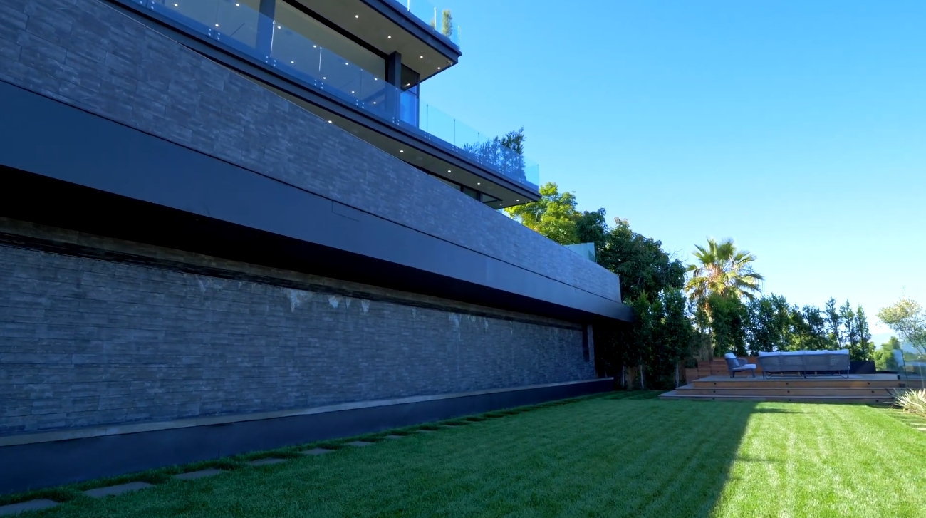 33 Photos vs. 2304 Donella Circle, LA, CA vs. Luxury Mansion Interior Design Tour
