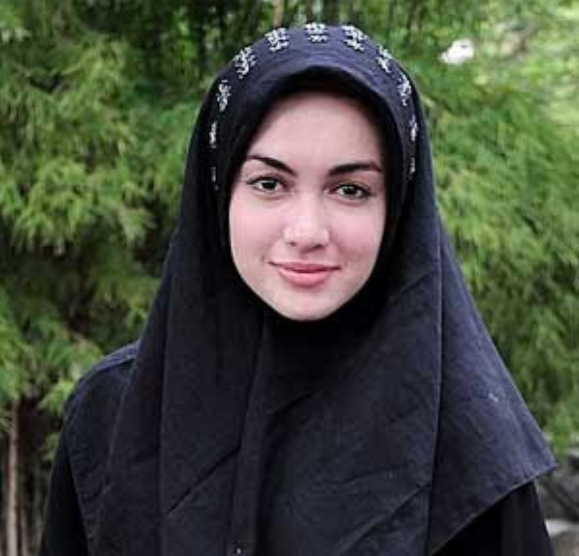 Miris! 5 Artis Ini Putuskan Jadi Jadi Murtad dan Pindah dari Agama