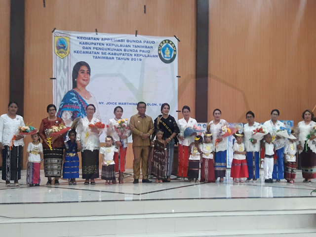 Joice Fatlolon Kukuhkan 9 Bunda PAUD Kecamatan di Kepulauan Tanimbar Joice Fatlolon Kukuhkan 9 Bunda PAUD Kecamatan di Kepulauan Tanimbar