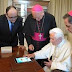 El Papa Benedicto XVI envió su primer tuit  en su cuenta @pontifex