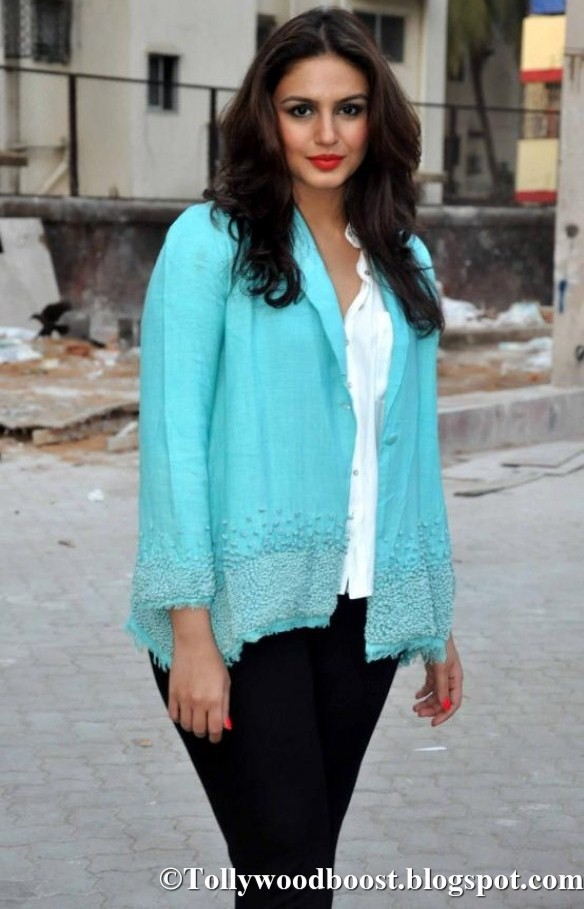 Huma Qureshi Long Hair Stills In Blue Top Black Jeans
