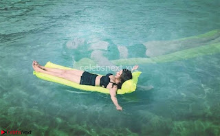 Television actress Aashka Goradia in Bikini on a trip to the Andaman islands ~  Exclusive 005