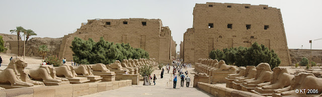Sfinksikuja ja 1. pyloni, Karnakin temppeli