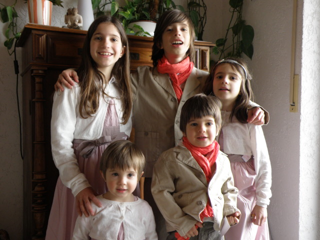 Meine fünf süßen Kinder April 2010 - mein sechstes Kind ist zu dem Zeitpunkt noch ungeboren Meine fünf süßen Kinder April 2010 - mein sechstes Kind ist zu dem Zeitpunkt noch ungeboren