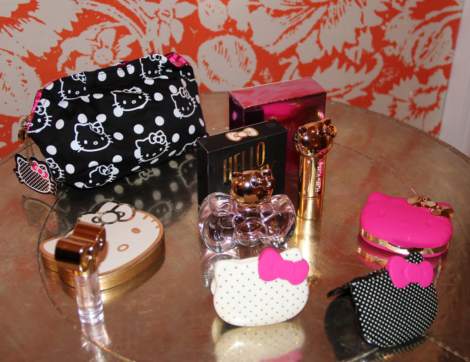 HCT développe une bague Hello Kitty en zamac pour Sephora - Premium Beauty  News