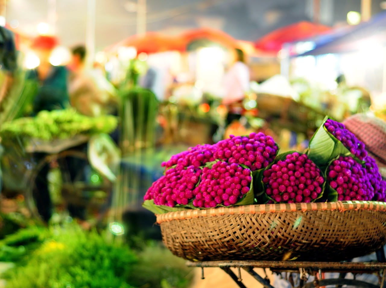 Ханы цветы. Цветочный базар в Бангкоке. Цветочные рынки Вьетнама. Рынок цветы Вьетнама. Вьетнамский цветочный фрукт.