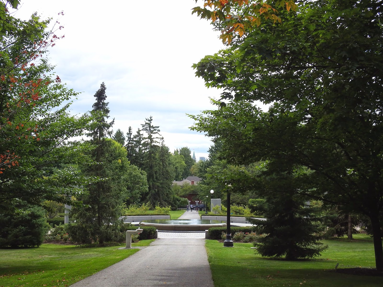 Wheelstogogo Travel Tales. Rideau Hall, Ottawa.