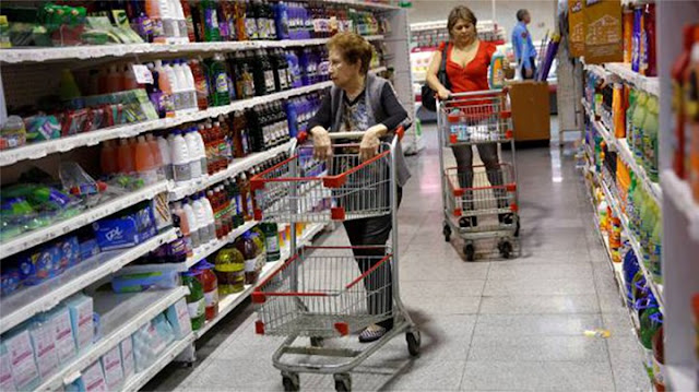 Por el dólar y las naftas, suben los alimentos